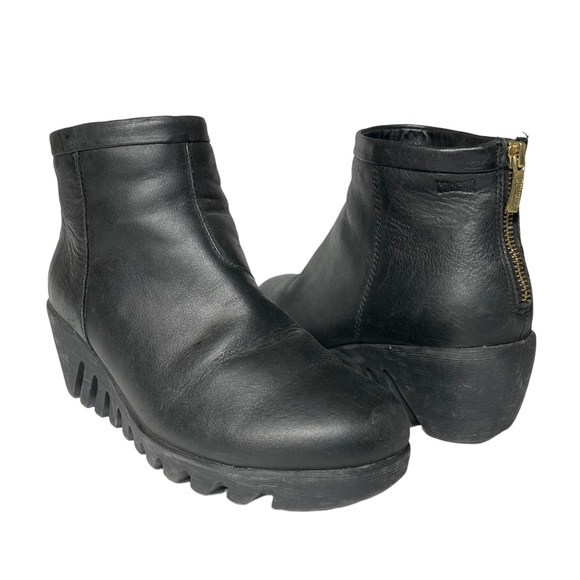 Cougar Leather Waterproof Boots 9 Bang Black Ankle Booties Wedge Lug Sole Round - Picture 2 of 12